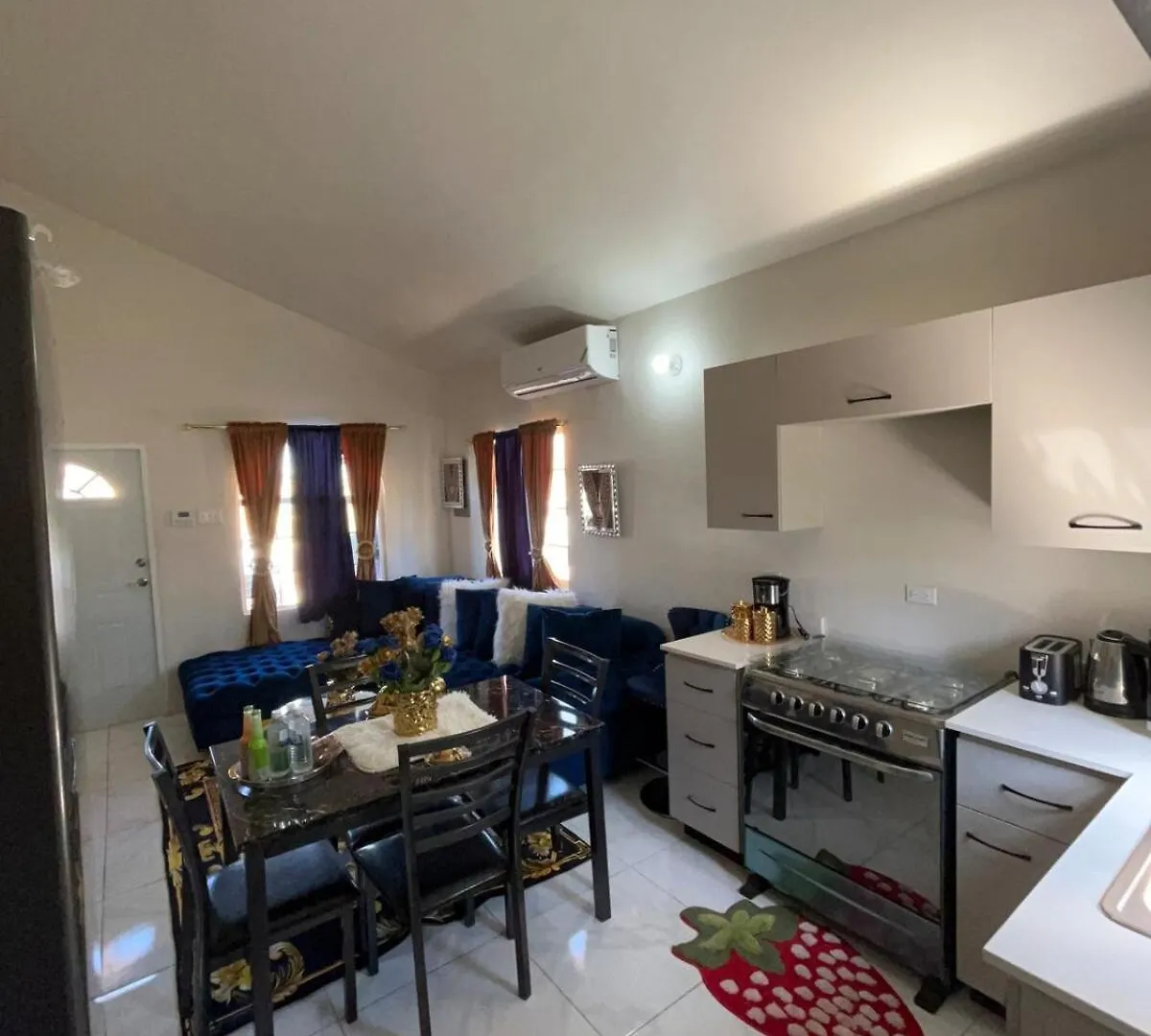 Love Zone - Home Away From Home Kupuis